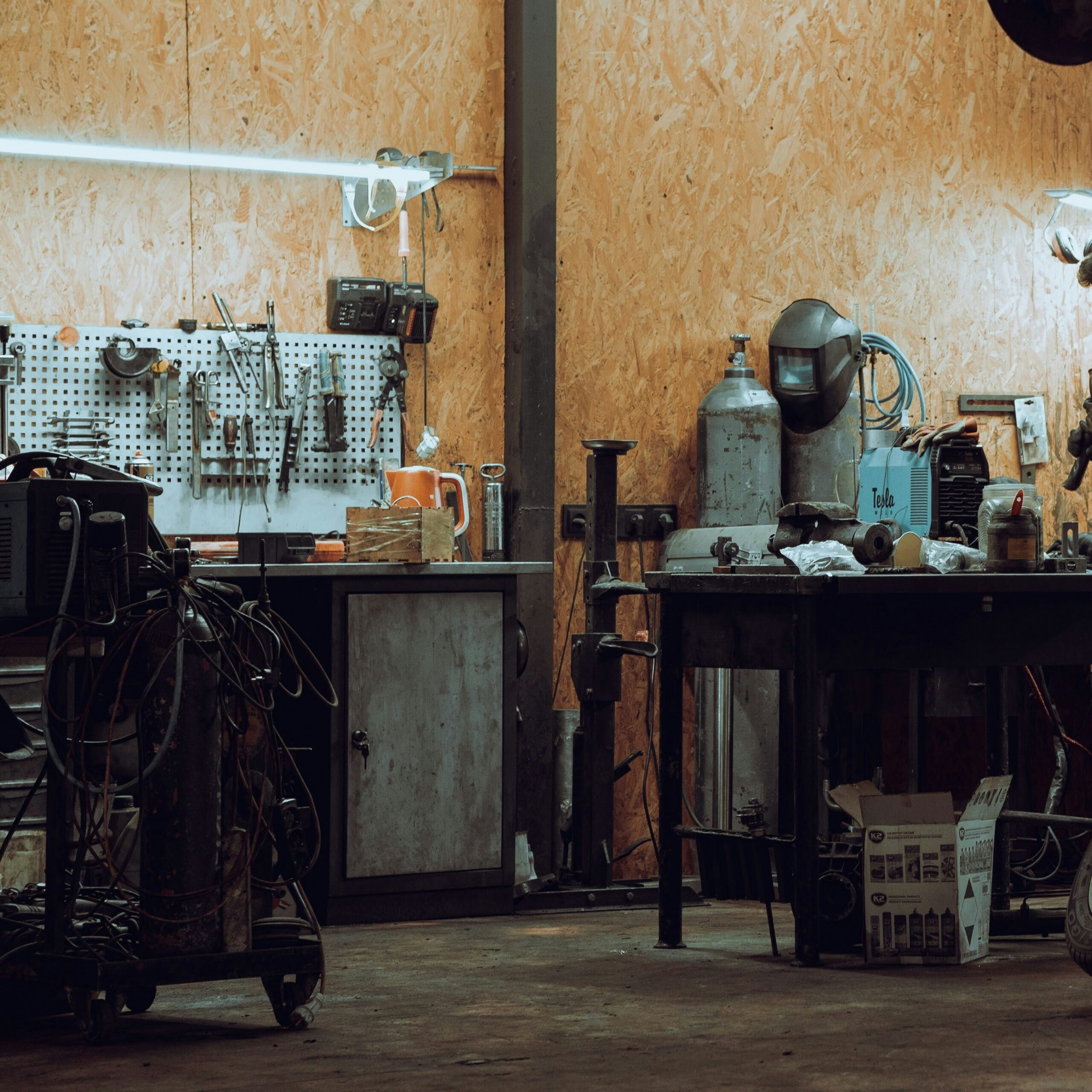 Why Mechanics Choose Citrus Hand Cleaners Over Traditional Soap